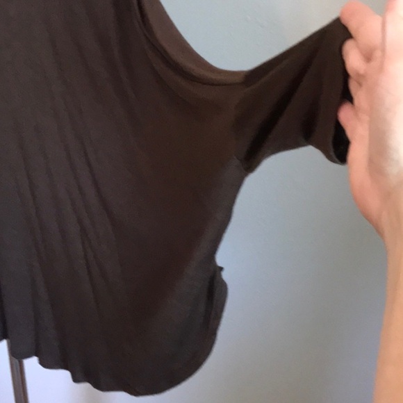 LUXE Size M Brown Super Soft Drape Sleeve Top - Picture 3 of 5